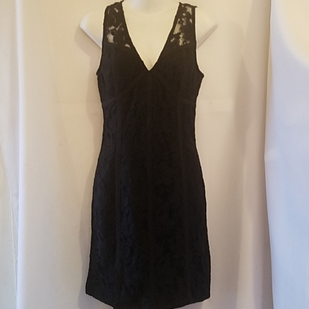 GUESS SLEEVELESS BODY CON LACE DRESS